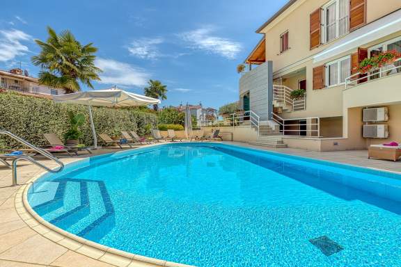 Three-Bedroom Irena A6 with Balcony