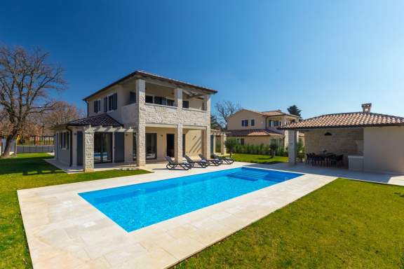 Gorgeous Villa Sana with pool and garden